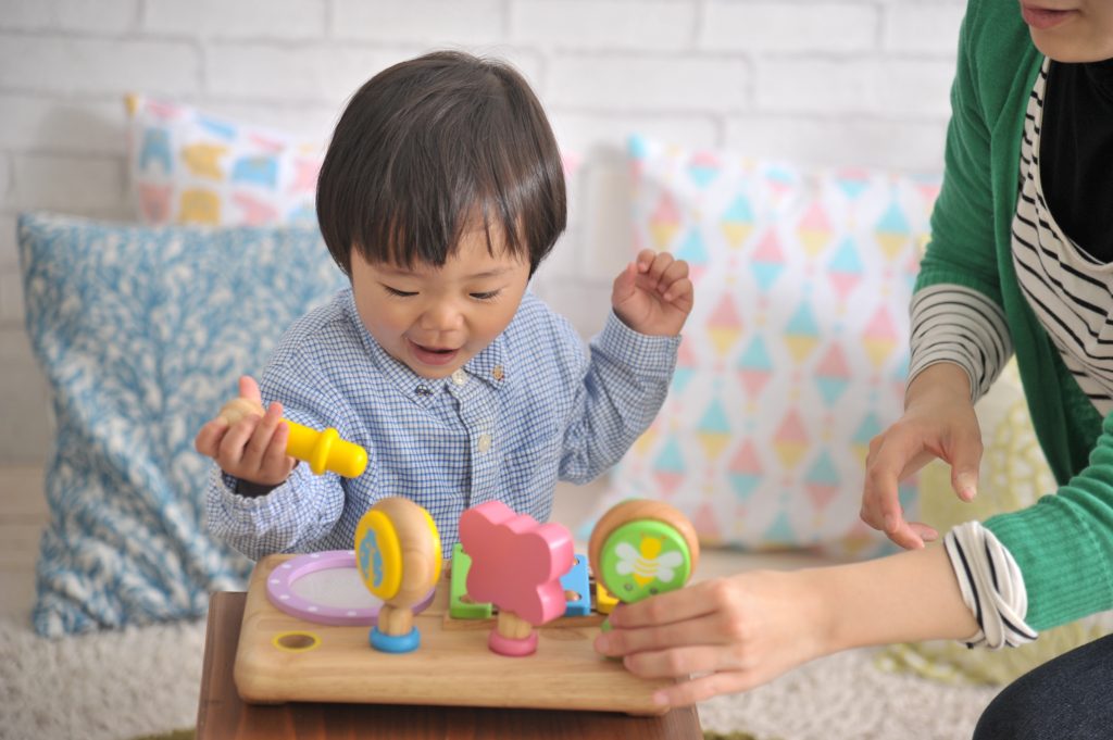 赤ちゃんは叩くのが大好き かわいい楽器のおもちゃで音遊びを楽しもう エデュテ本店