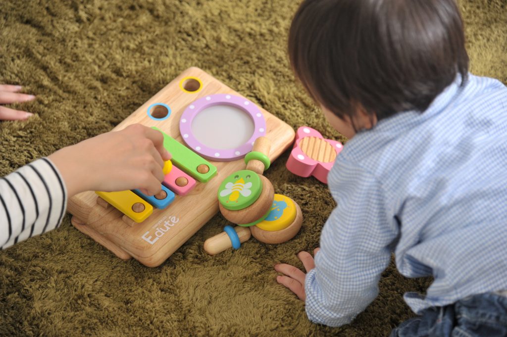 赤ちゃんは音のなるおもちゃが大好き！エデュテで人気の楽器のおもちゃは！？