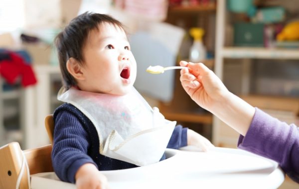 食べるときの姿勢は大丈夫？チェックすべきポイントとは