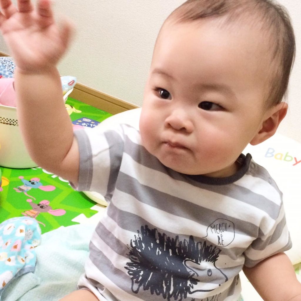 思い出の1歳誕生日。 息子が選んだそろばんと1万円札！