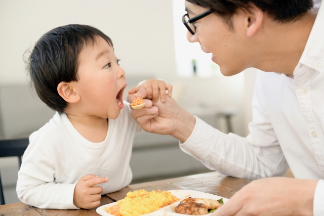 食べることで子どもの脳が活性化されます。