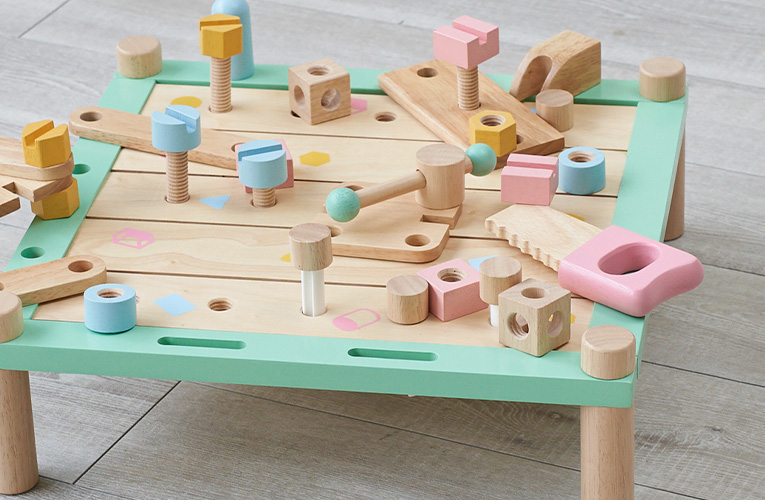 大工さん遊びのおもちゃ「カーペンターテーブル」